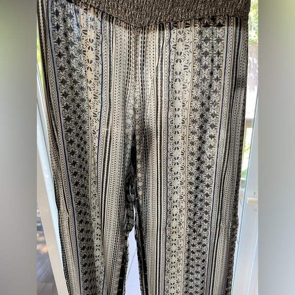 Women’s Casual Wide-Leg Pant - Picture 16 of 16